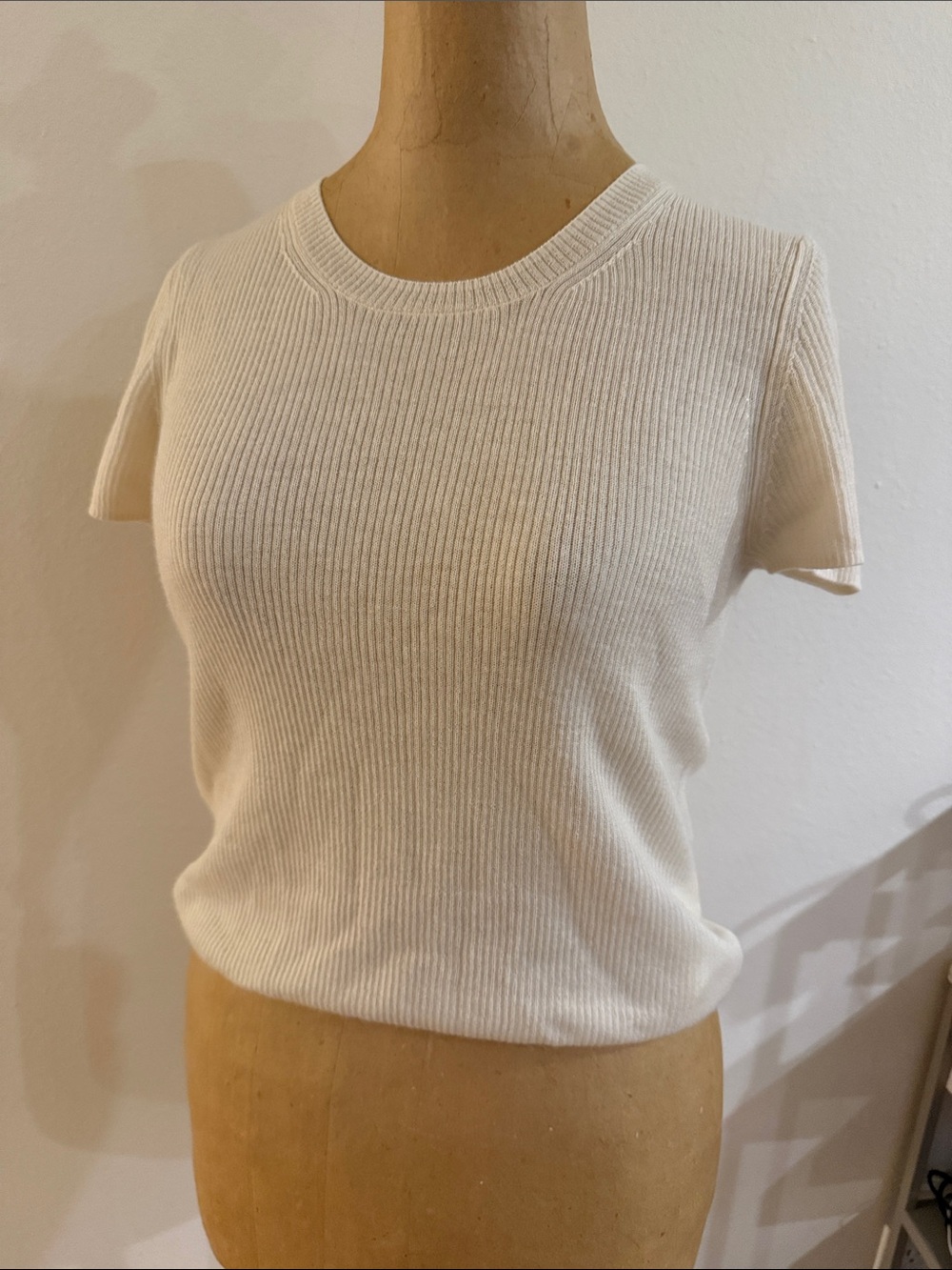 Eterne sz XS/S Cashmere Ribbed Short-Sleeve Knit Sweater like new condition